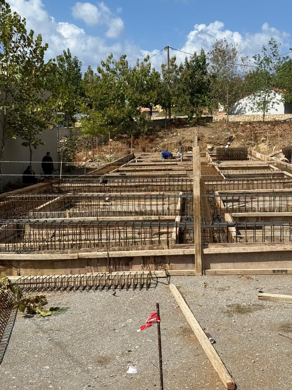 Bau von Creta Hills, Oktober 2026: bewehrtes Fundamentraster, bereit zum Betonieren
